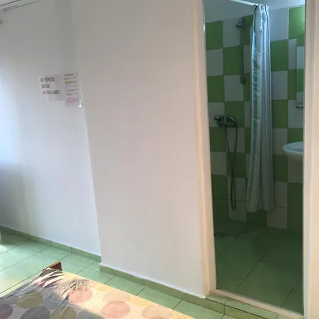 ゲストハウス Casa Kaly コスティネシュティ